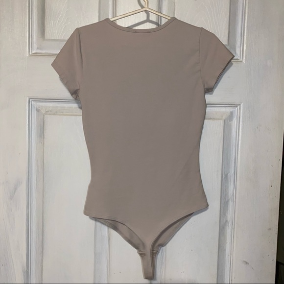 2/$15 TNA Nude Bodysuit - Picture 5 of 10